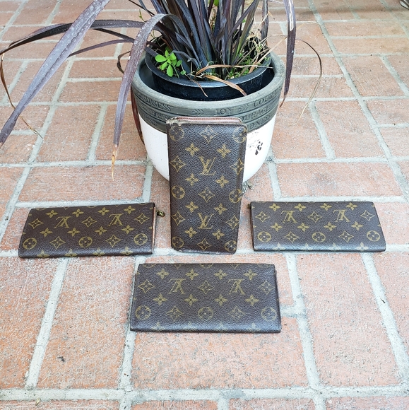 Louis Vuitton Handbags - ❤LOUIS VUITTON WALLET BUNDLE❤